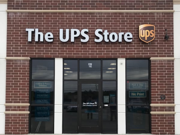 Exterior storefront image of The UPS Store #6277 in Jefferson City, MO