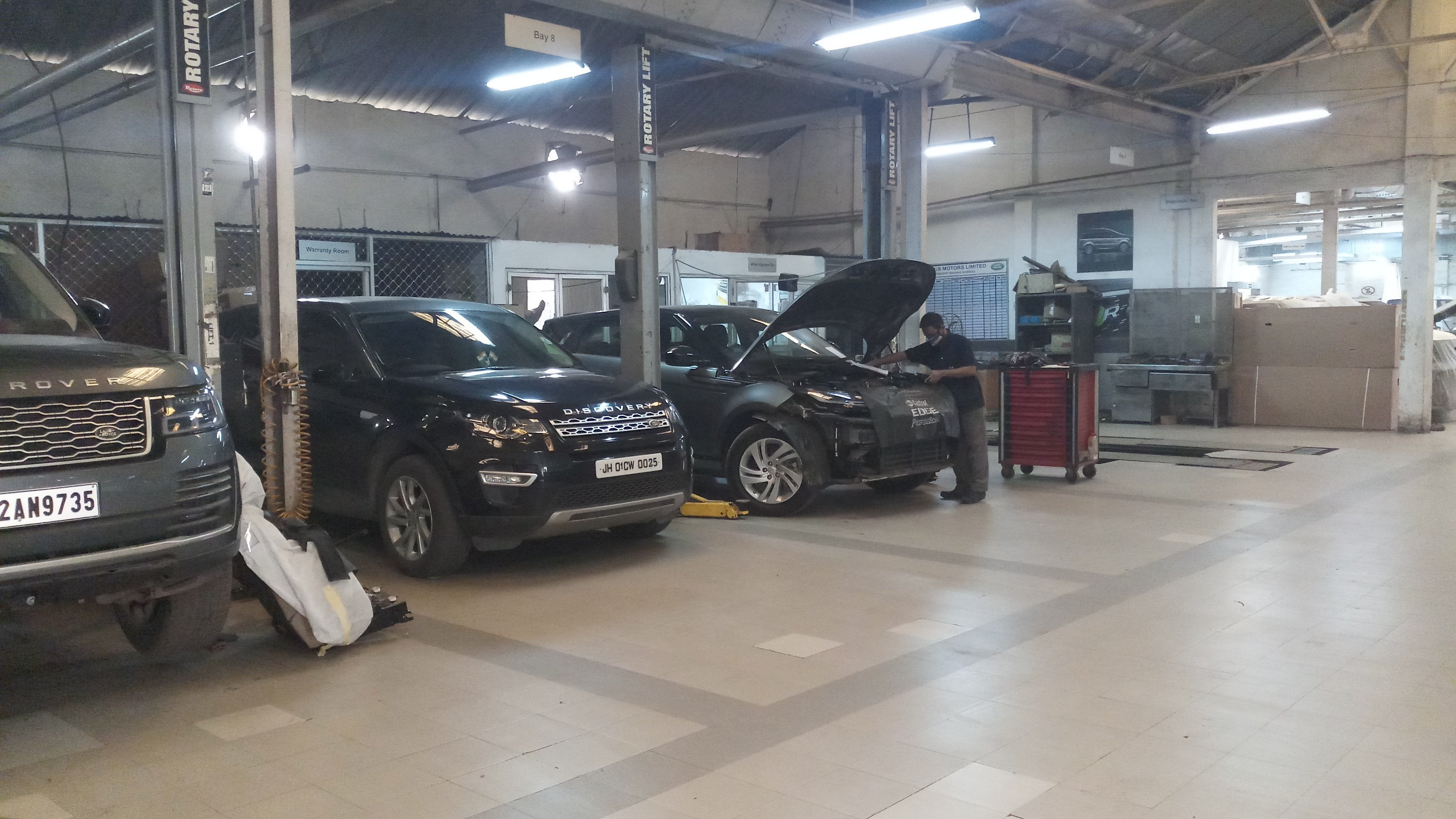 Land Rover Lexus Motors Kolkata Workshop Service Centre