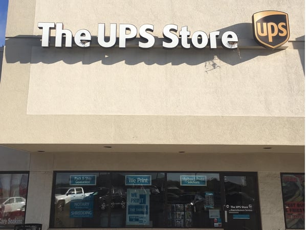 Facade of The UPS Store Rockbridge Shopping Center