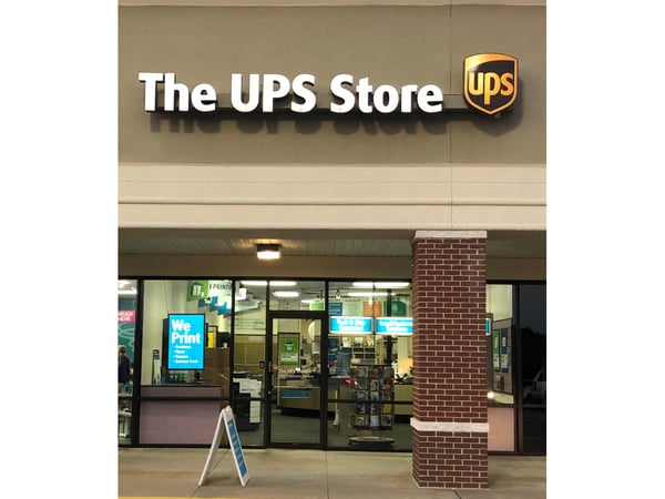 Facade of The UPS Store Thomas Crossroads Publix Shopping Center