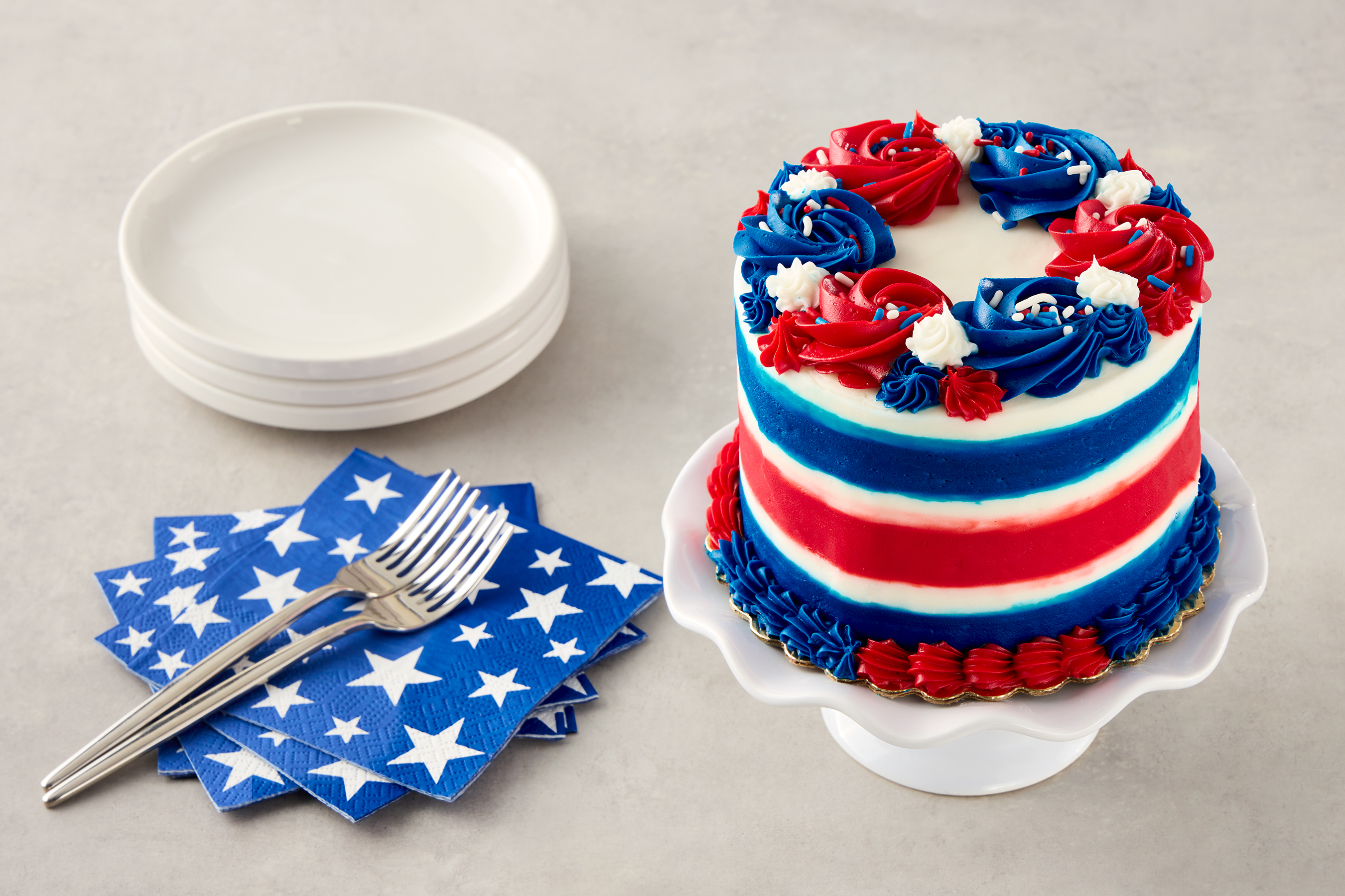 red white and blue fourth of july cake