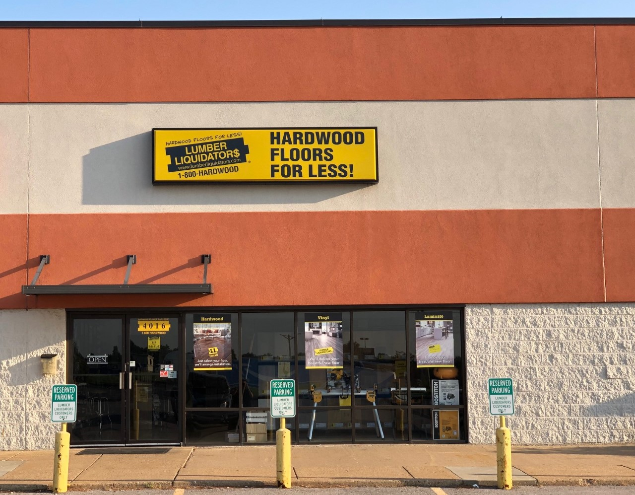 LL Flooring #1160 Saint Peters | 4016 North Service Road | Storefront