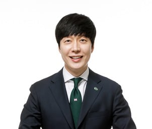 정상훈's headshot