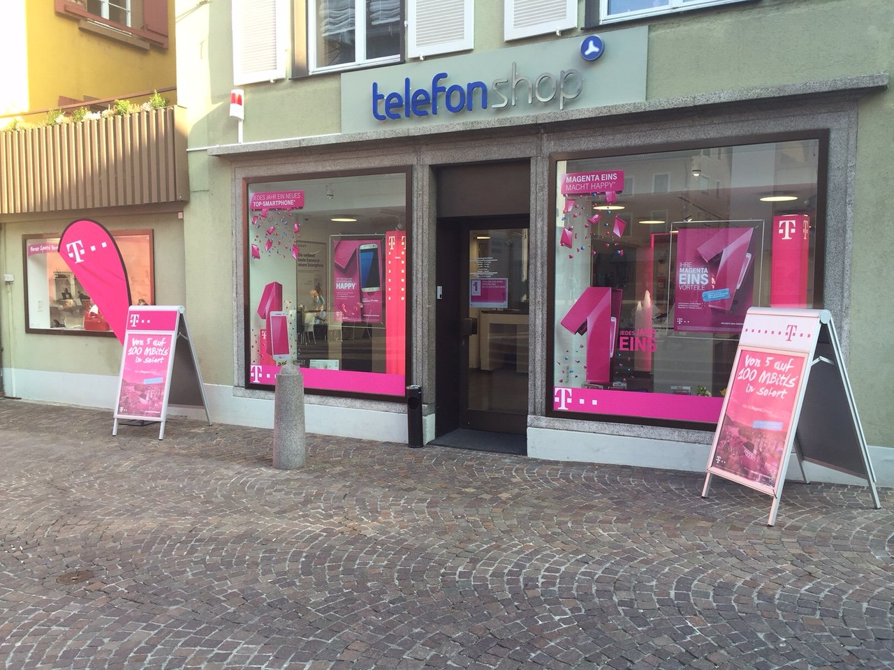 Store photo