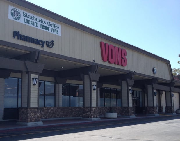 Vons Store Front Picture at 7789 Foothill Blvd in Tujunga CA