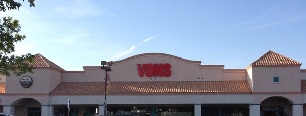 Vons Store Front Picture at 3027 Rancho Vista Blvd in Palmdale CA
