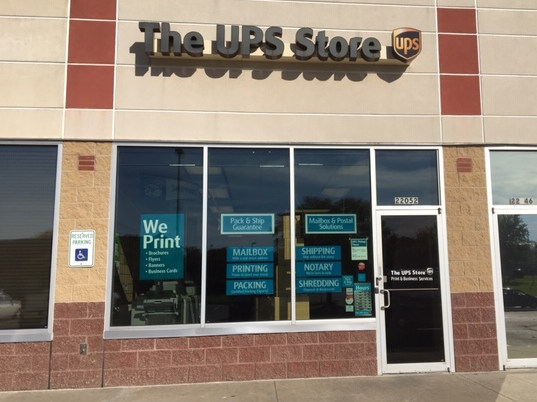 Exterior storefront image of The UPS Store #5094 in Shawnee, KS