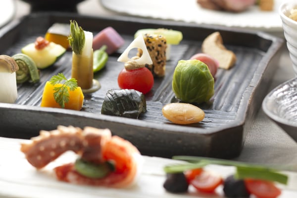 食材の宝庫を拓く<br>料理人の熟練の技