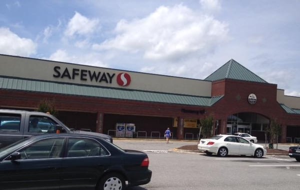 Safeway Store Front Picture at 8785 Branch Ave in Clinton MD