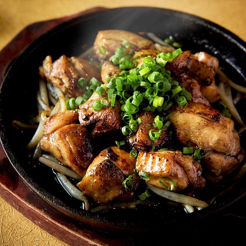 鶏もも肉の鉄板焼き