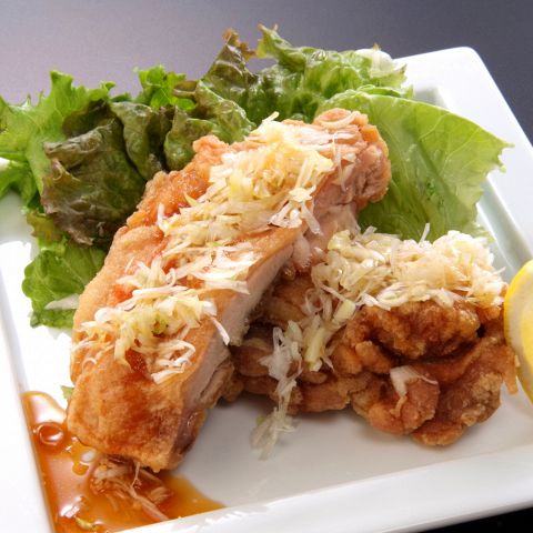 大判鶏 もも肉の一枚唐揚げ