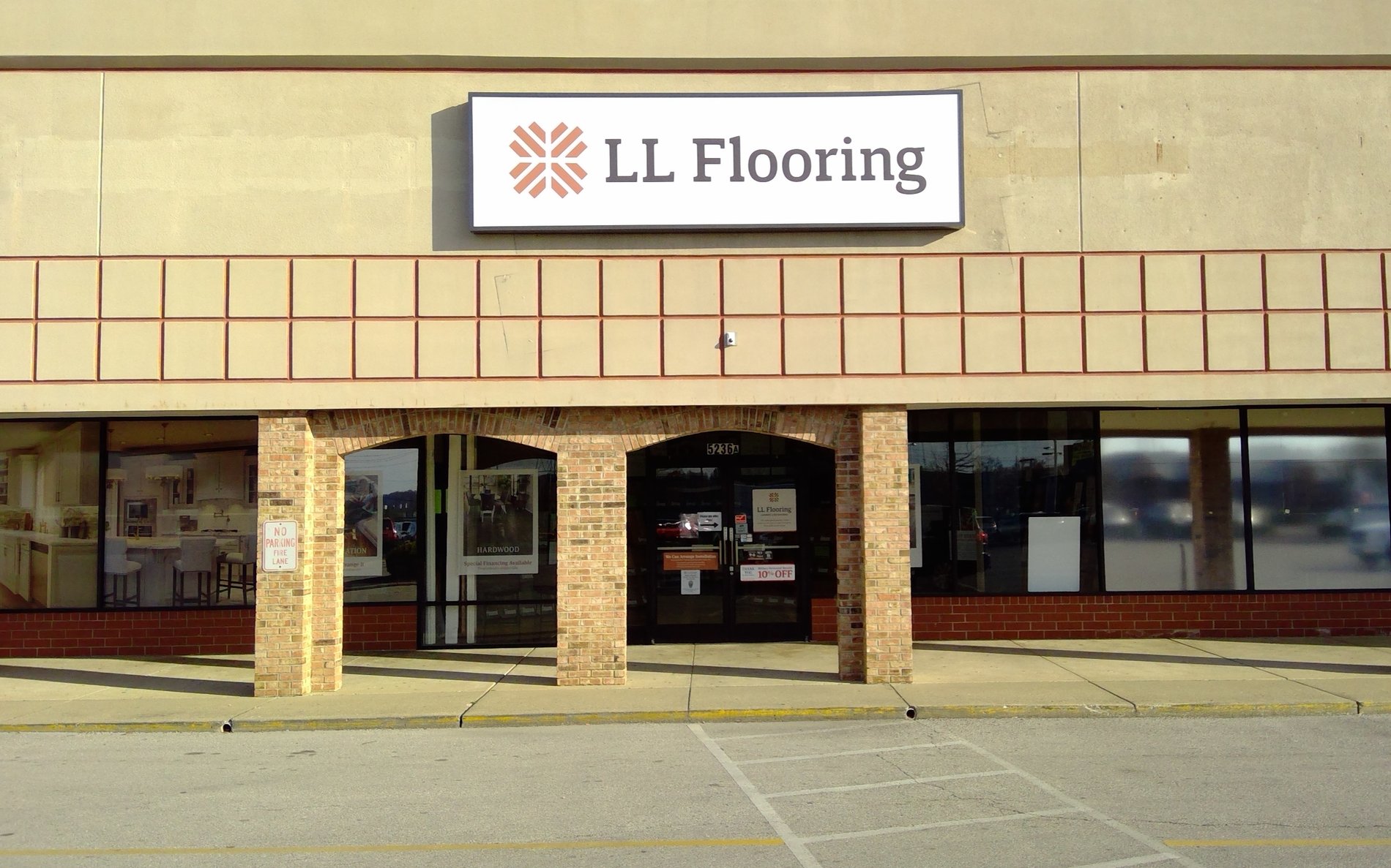 LL Flooring #1380 Louisville | 5236 Dixie Highway | Storefront