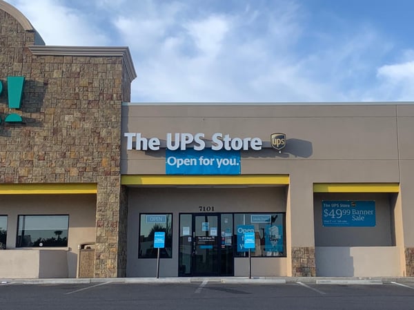 Fachada de The UPS Store Mesa &amp;amp; Resler