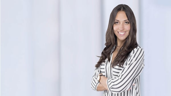 Nadia Schmalley. Ihre Ansprechpartnerin für die Barmenia Versicherung in Wuppertal.