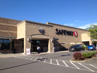 Safeway Store Front Picture at 3307 Evergreen Blvd in Washougal WA