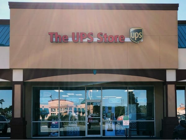 Exterior storefront image of The UPS Store 2222 in Miramar Beach, FL