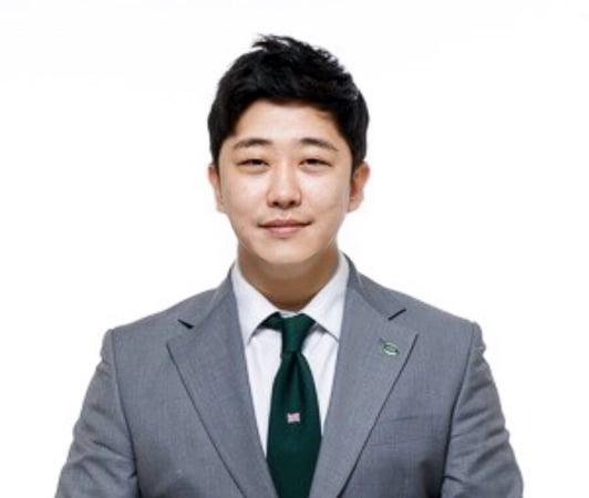 정우진's headshot