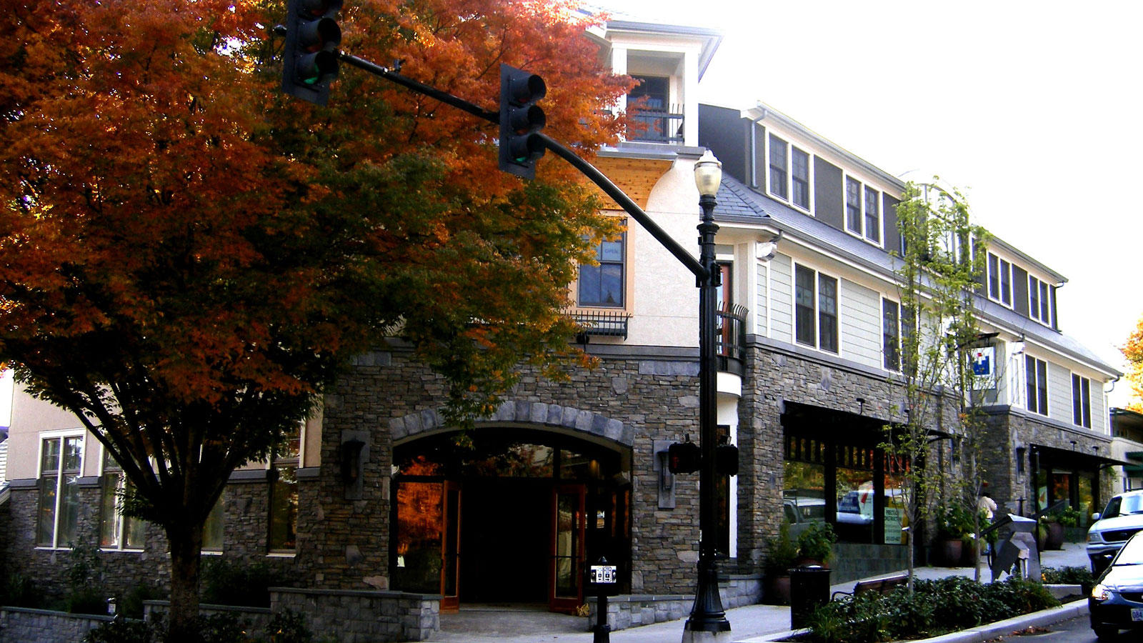 Banner Bank Branch in Downtown Lake Oswego, Oregon
