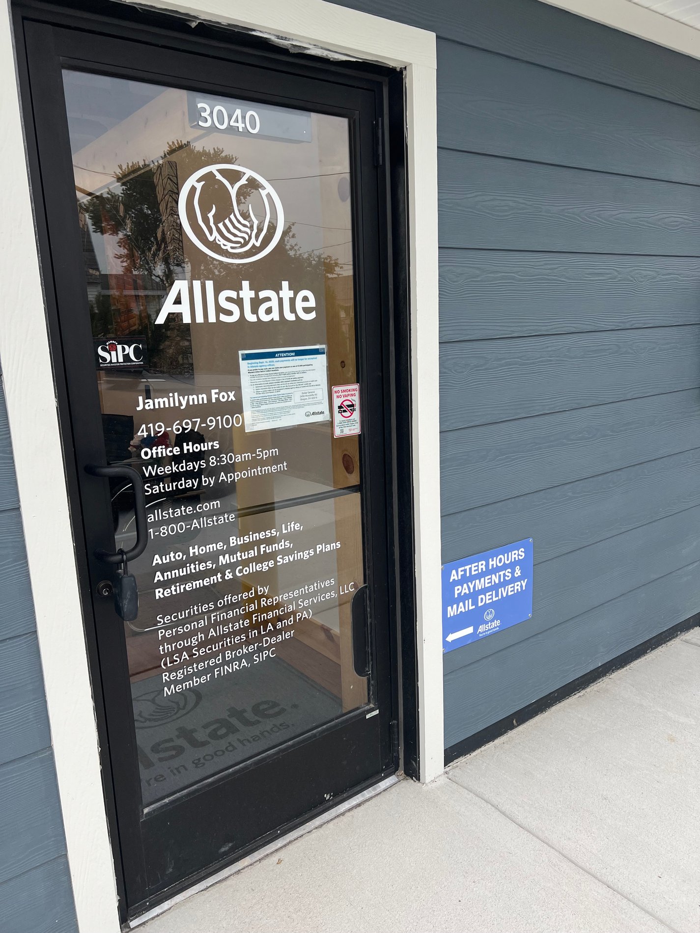 Need to drop a payment off after hours? Do so securely by utilizing our after hours payment & mail slot.