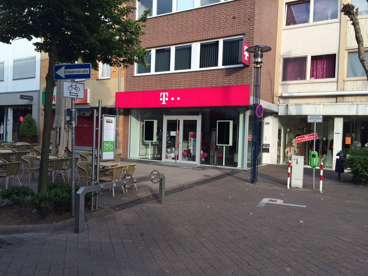 Store photo