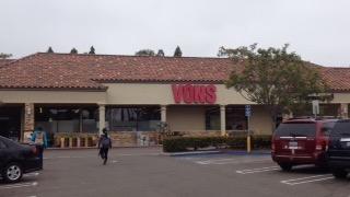 Vons Store Front Picture at 7788 Regents Rd in San Diego CA