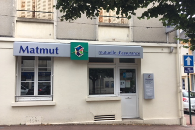 Façade de l'agence au 5 Bis Avenue de la Libération à Étampes