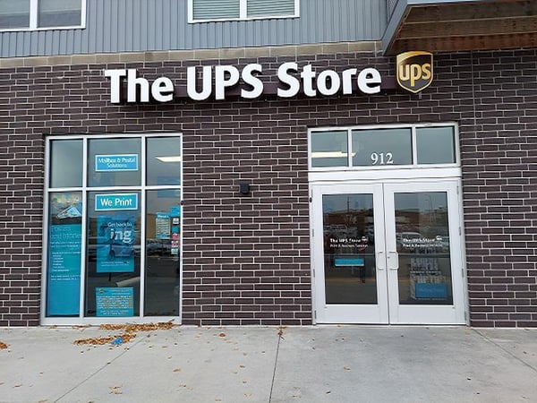 Facade of The UPS Store Detroit Lakes
