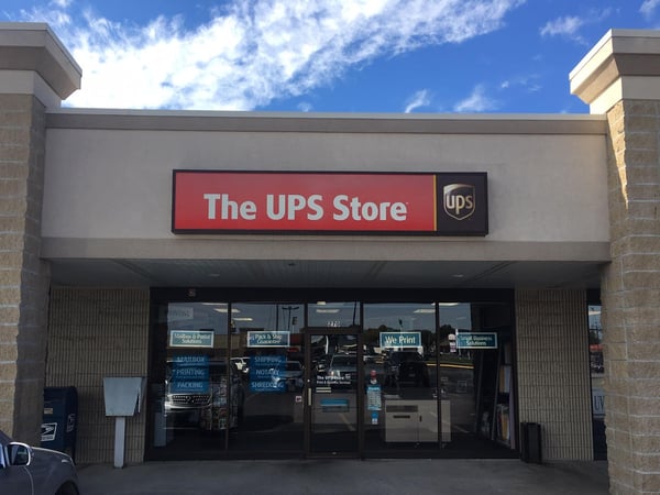 Facade of The UPS Store Marshfield Center