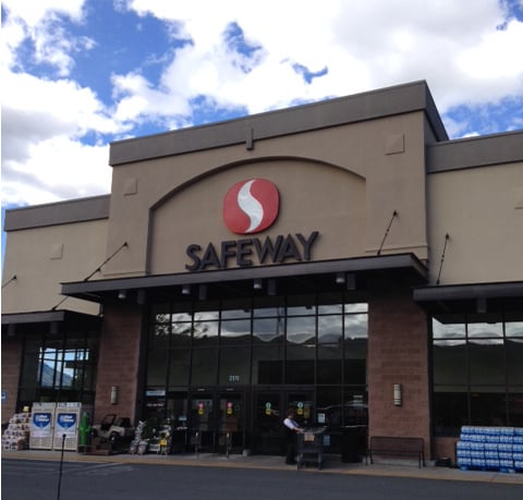 Safeway Store Front Picture at 2111 Adams Ave in La Grande OR