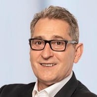 Uwe Zutz ist Leiter der Bereichsdirektion Hamburg der Barmenia Versicherungen.