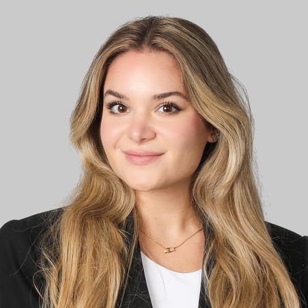 Ana Del Valle Advisor Headshot image