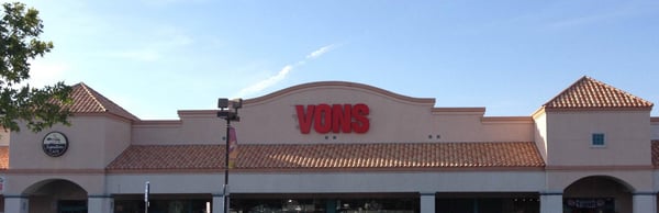 Vons Store Front Picture at 3027 Rancho Vista Blvd in Palmdale CA