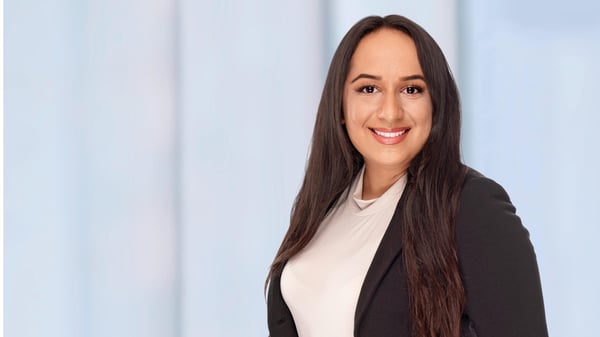 Helen Zardkanloo. Ihre Ansprechpartnerin für die Barmenia Versicherung in Düsseldorf.