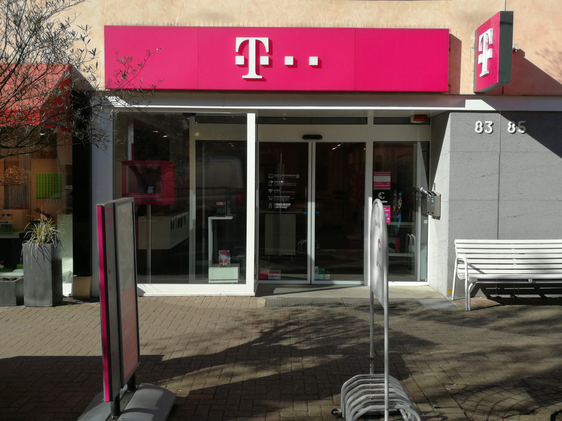 Store photo