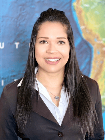 Ana Caroline Silva's headshot