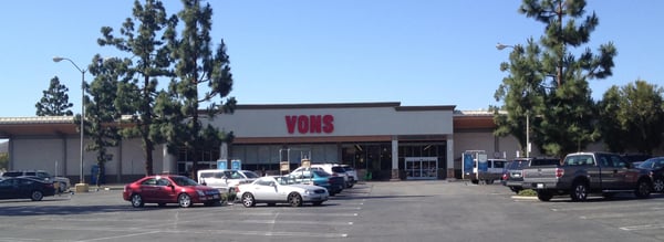 Vons Store Front Picture at 5805 E Los Angeles Ave in Simi Valley CA