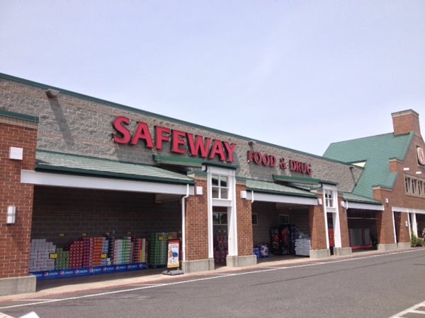 Safeway Store Front Picture at 8071 Guide Meridian Rd in Lynden WA