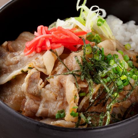 じっくり煮込んだアグー豚丼!!