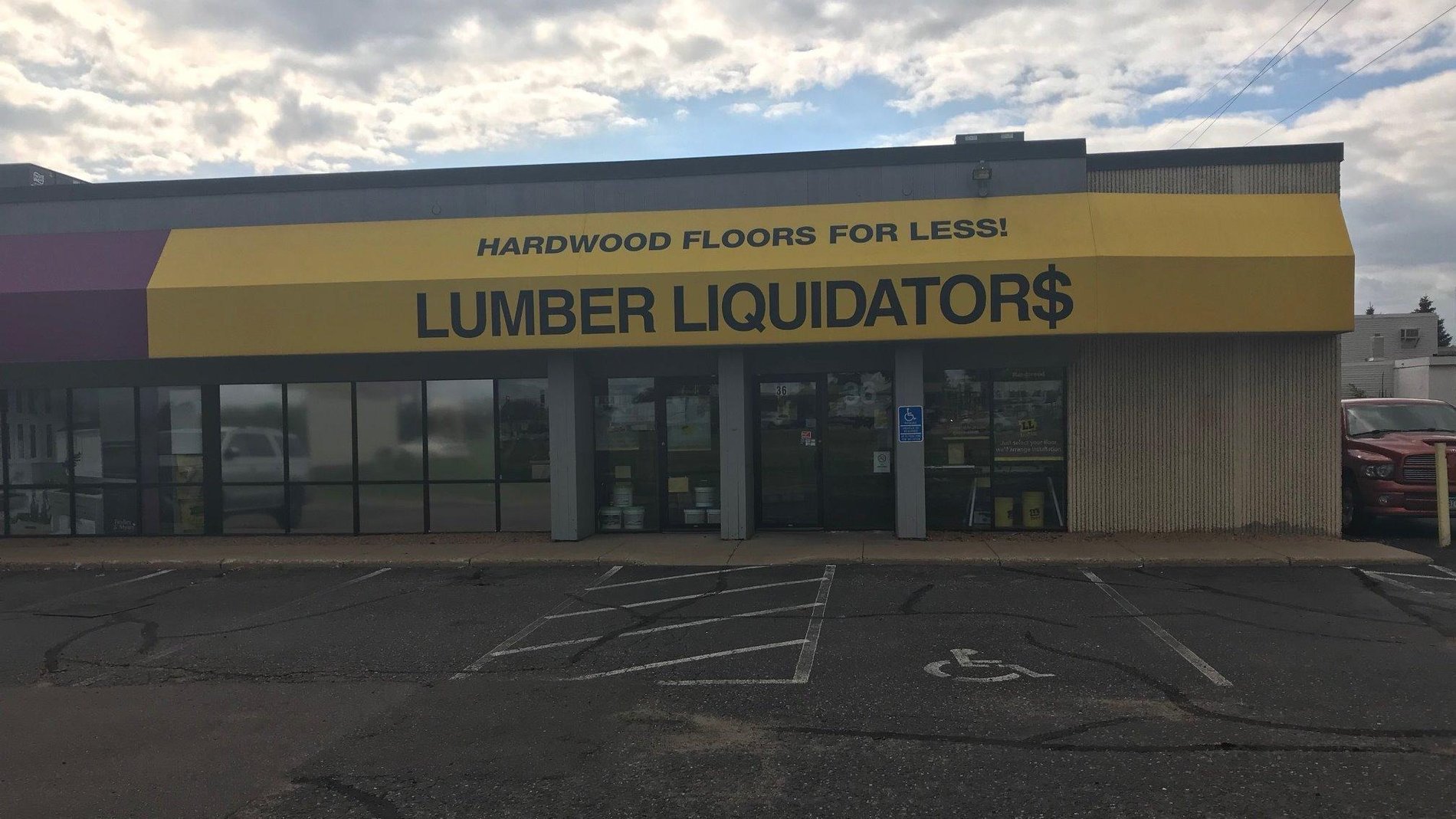 LL Flooring #1042 Blaine | 36 County Road 10 NE | Storefront