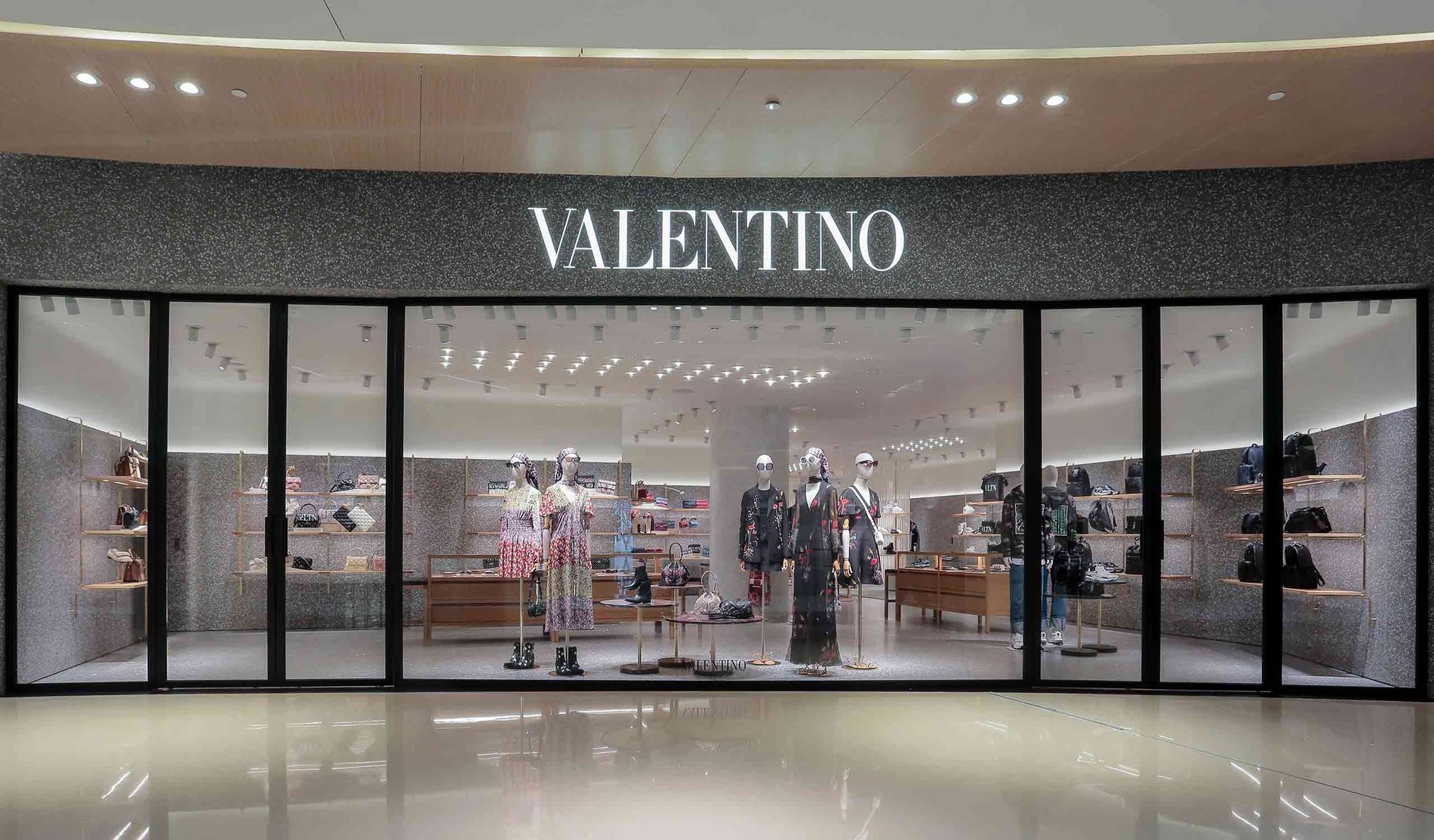 VALENTINO(卓展购物中心店)
