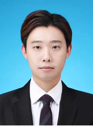 최정현's headshot