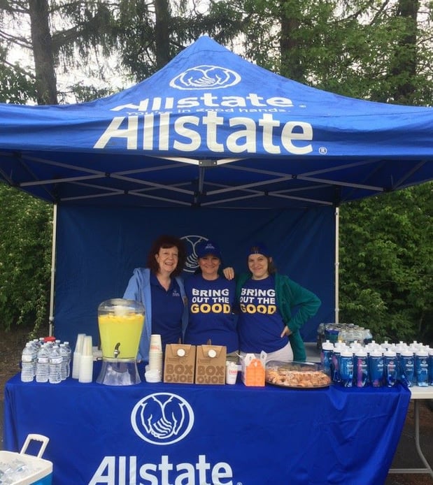 Community Shred Event 2017 was a little chilly & rainy. So we were there to serve up warm coffee, cool lemonade & Dunkin Donuts!