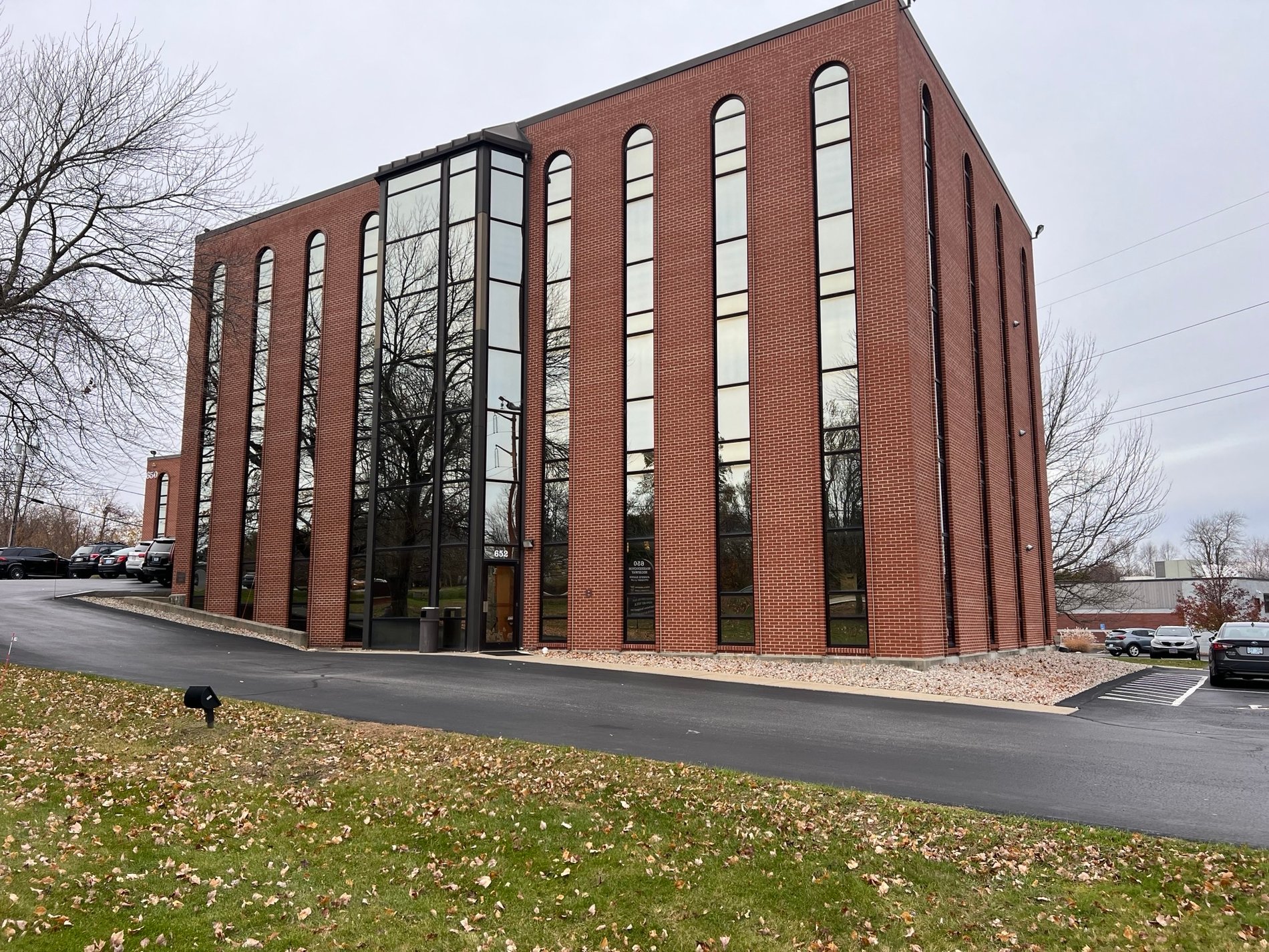 RI-Lincoln Bay State Physical Therapy front of the building.