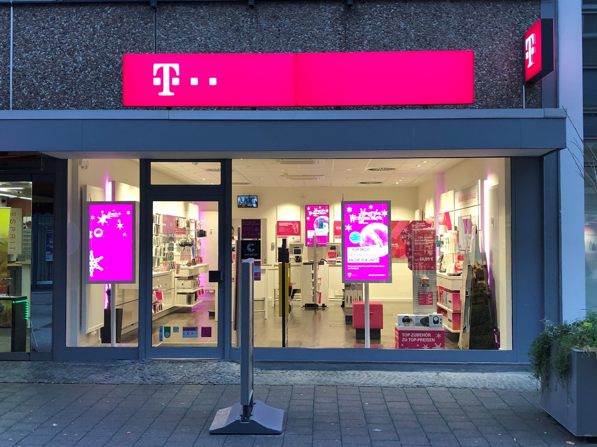 Store photo