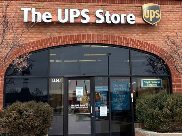 Facade of The UPS Store Warson Woods Center Dierbergs