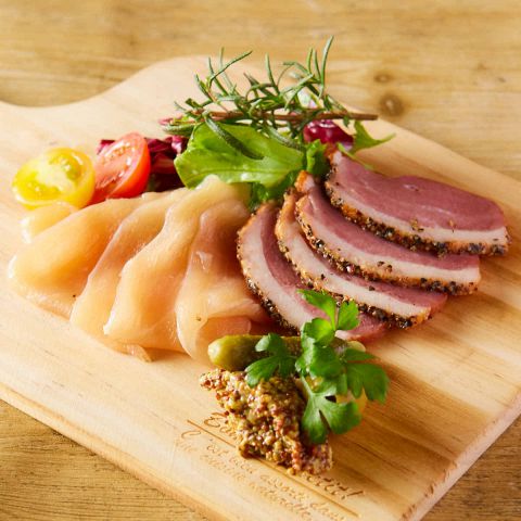 チキン生ハム&鴨パストラミの盛り合わせ