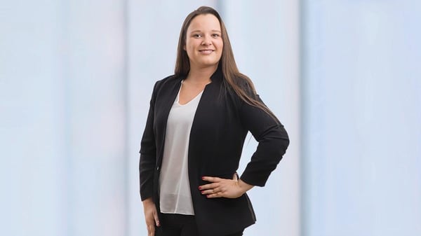 Romina Pili. Ihre Ansprechpartnerin für die Barmenia Versicherung in Bayreuth.