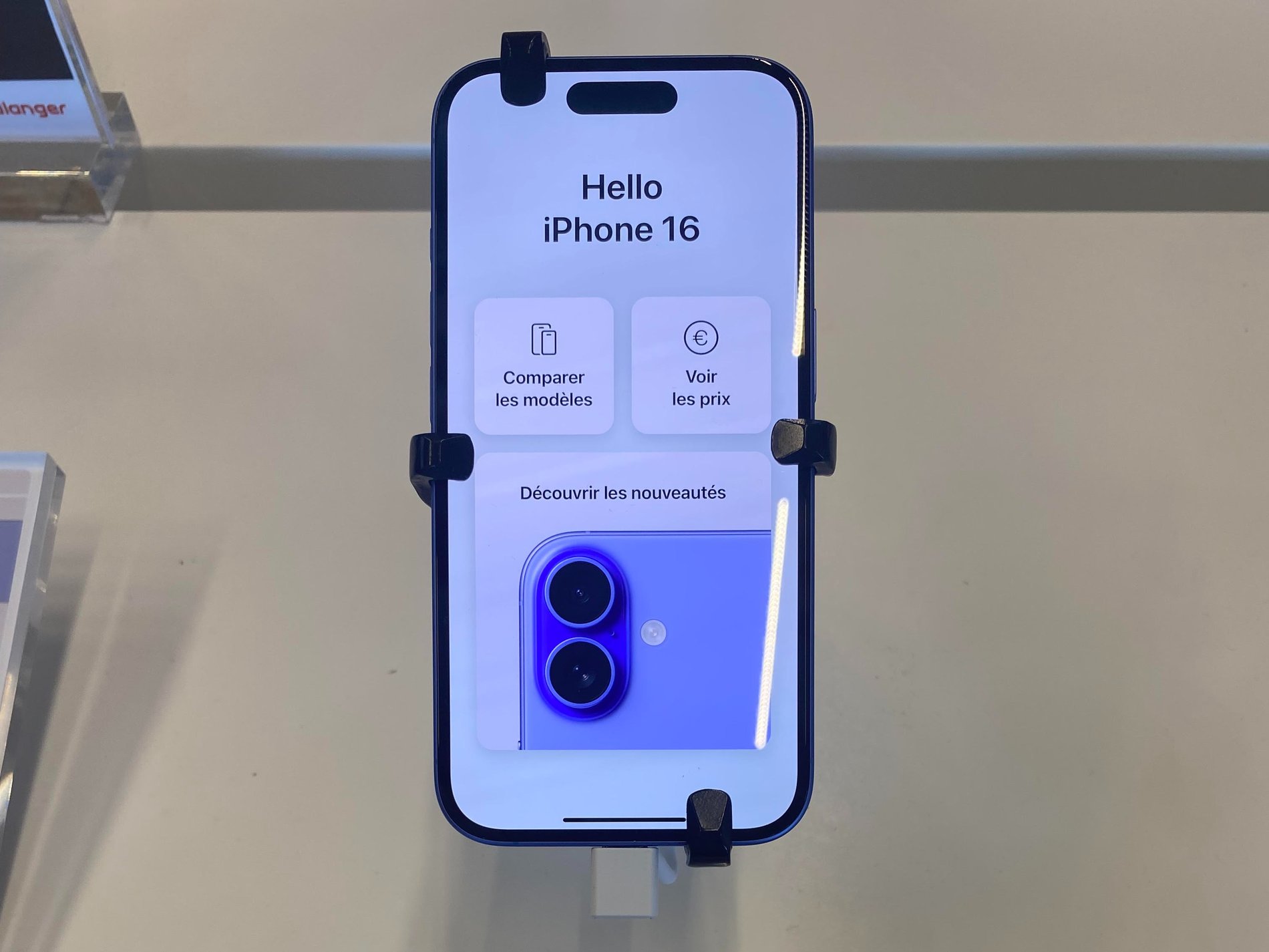 L'Iphone 16 chez Boulanger Troyes - Saint Parres Aux Tertres.