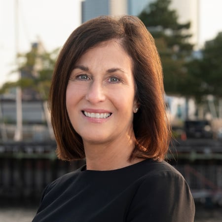 Photo of Linda Kraunelis