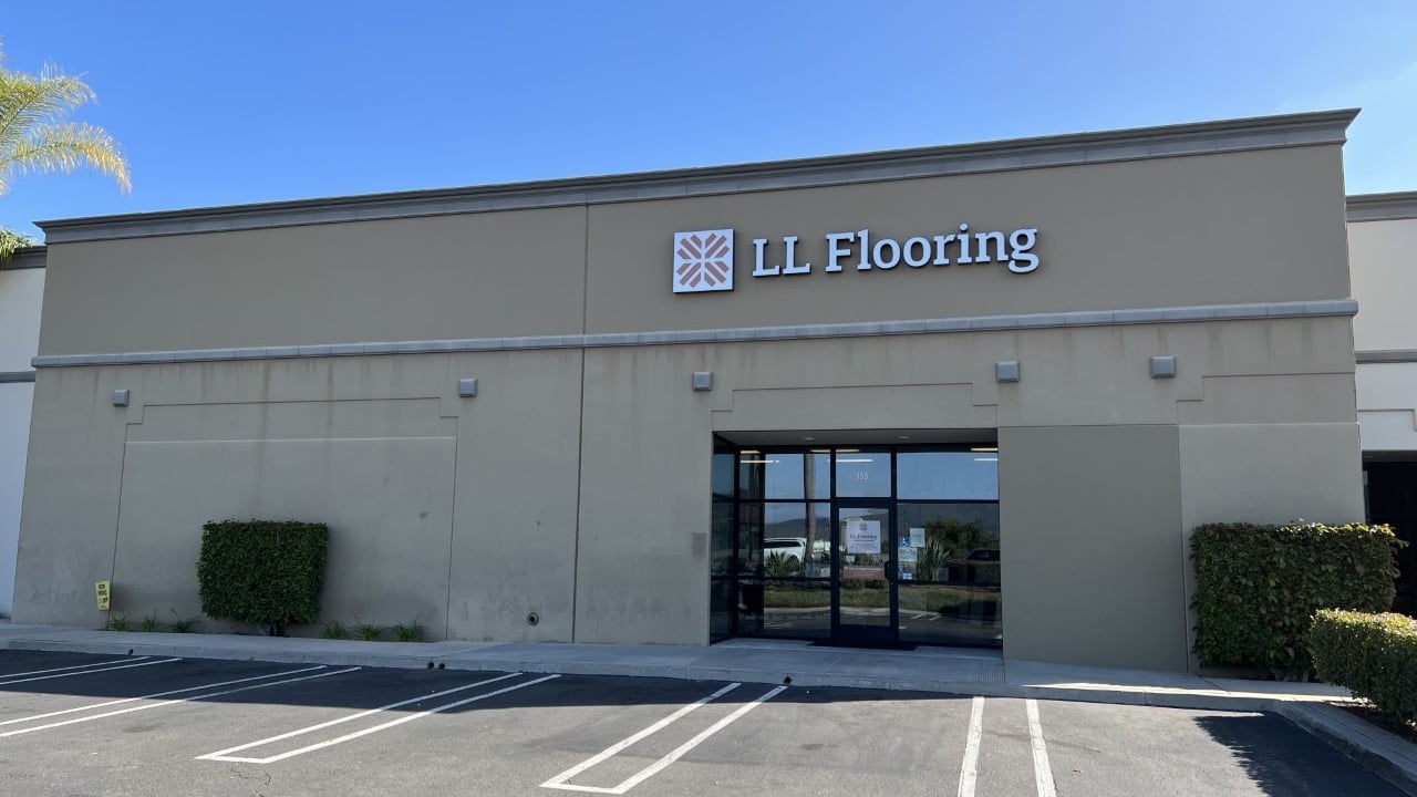 LL Flooring #1332 San Marcos | 860 Los Vallecitos Boulevard | Storefront